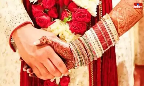 Nine Married Girl in Mahabubabad | TS News