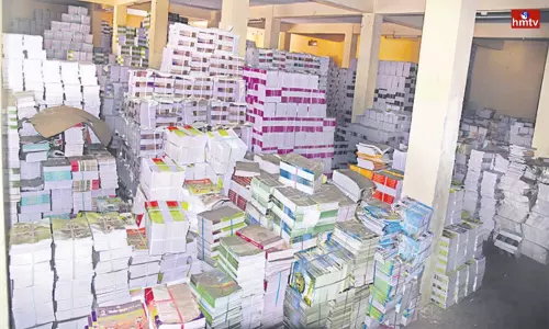 No Text Books in Karimnagar District | TS News