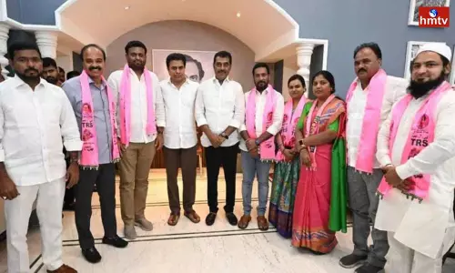 BJP GHMC Corporators Joined in TRS