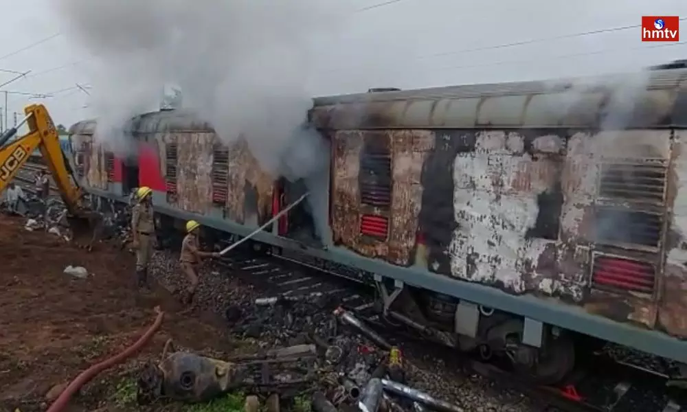Fire Broke out in the Luggage Bogie of Dakshin Superfast Express