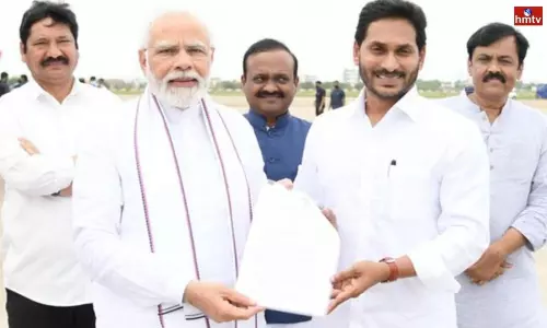 Jagan Submits Memorandum to PM Modi on Special Status Jagan Submits Memorandum to PM Modi on Special Status