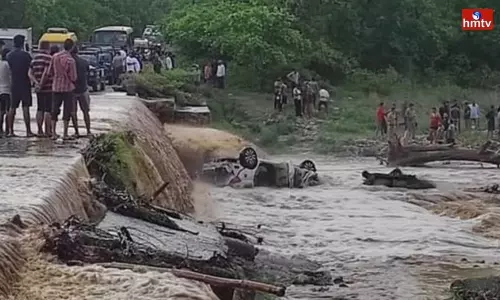 Car falls into River in Uttarakhand Car falls into River in Uttarakhand