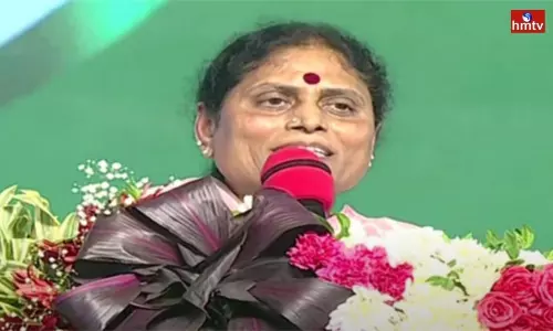 AP Politics Heat on YS Vijayamma Resignation | AP News