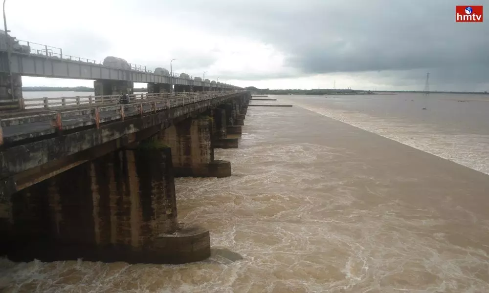 Flood Flow in Dowleswaram Barrage