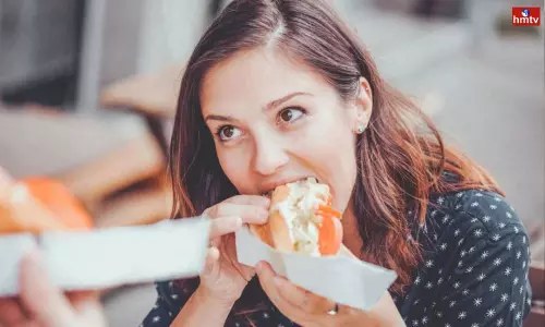 Health Tips: ఈ ఆహారాలు ఎక్కువగా తింటే రోగాల బారిన పడక తప్పదు..! Health Tips: ఈ ఆహారాలు ఎక్కువగా తింటే రోగాల బారిన పడక తప్పదు..!