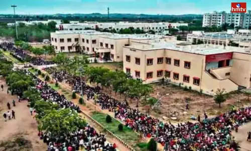 బాసర ట్రిపుల్ ఐటీలో మరోసారి విద్యార్థుల ఆందోళన