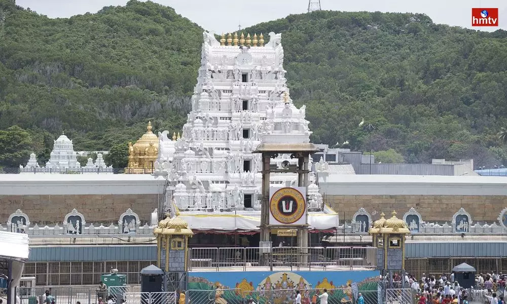 Devotees Rush In Tirumala | Andhra News