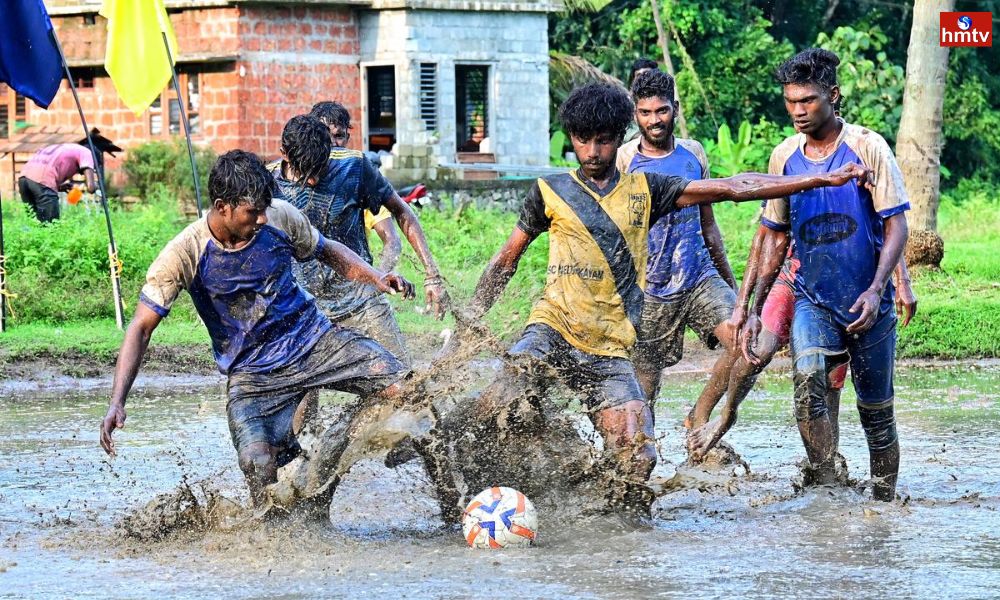 Mud Football బురదలో ఫుట్‌బాల్ పోటీలు.. Mud Football Tournament
