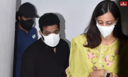 Jr NTR Visits Late Uma Maheswaris Residence