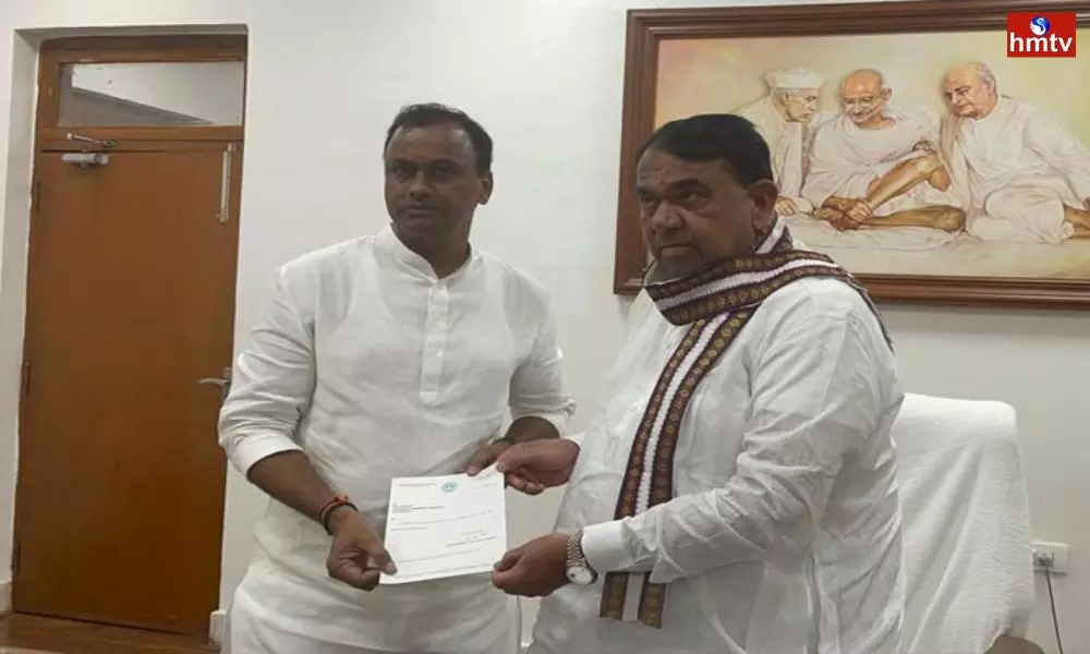 Komatireddy Rajagopal Reddy Handed over the Resignation Letter to the Speaker