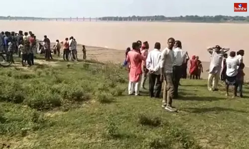 At least 20 Killed as Boat Capsizes in Yamuna River At least 20 Killed as Boat Capsizes in Yamuna River