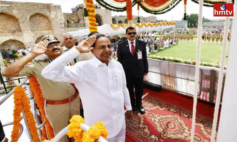 CM KCR Unveiled the National Flag at Golconda Fort