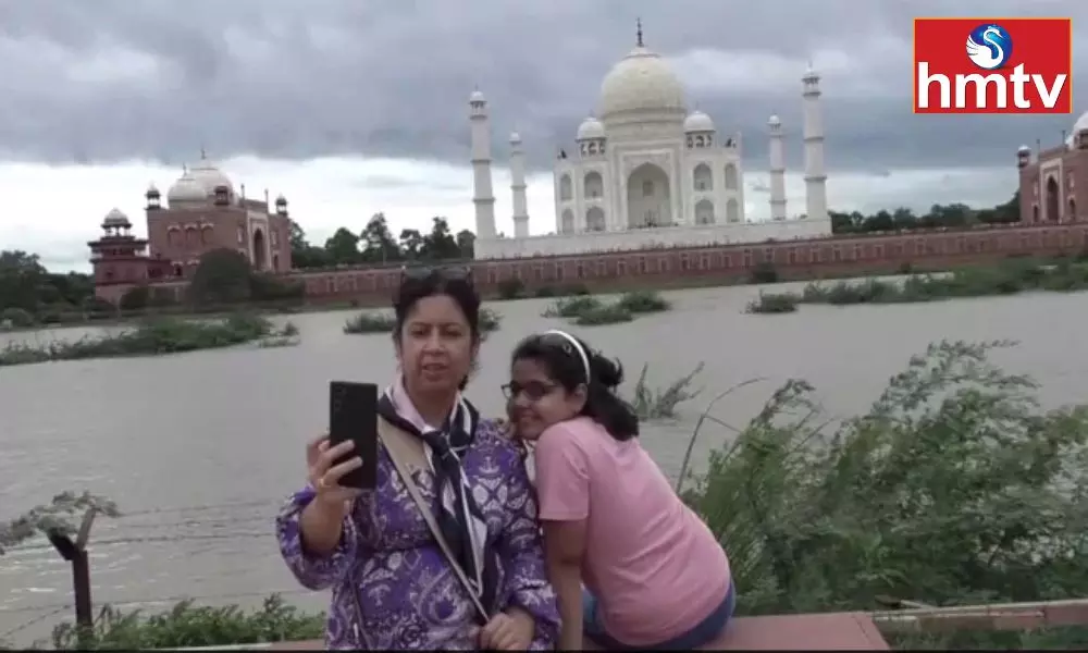 New Selfie Point Near Taj Mahal After Yamuna Water Level Increase in Agra