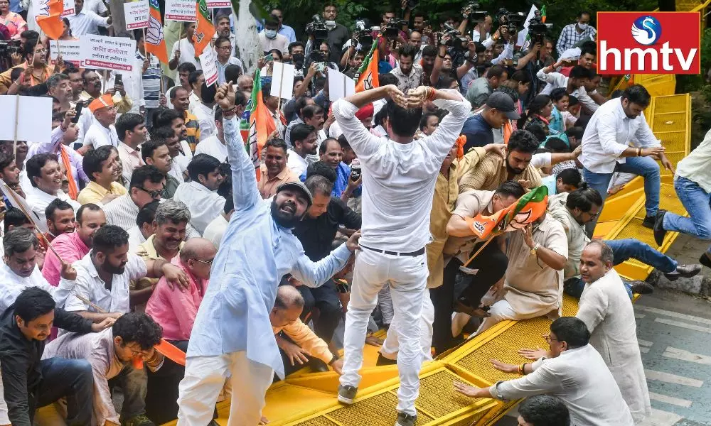 BJP Leaders Protest Near Arvind Kejriwal Residence