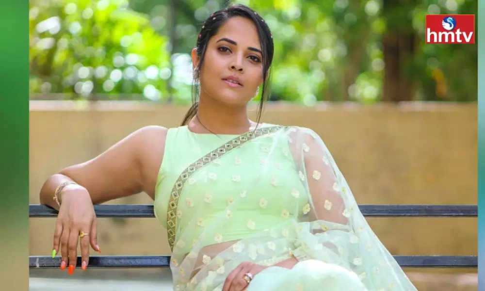 Anasuya Bharadwaj Warns Hero Fans for Calling her Aunty