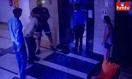 Men In Gurgaon Repeatedly Slapping Apartment Security Guard Men In Gurgaon Repeatedly Slapping Apartment Security Guard