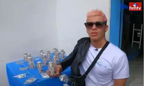 A young Colombian Selling Air | Telugu News