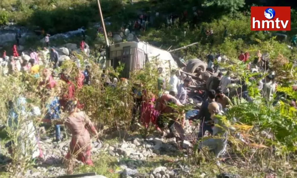 At Least 11 Dead as Mini Bus Falls into Gorge in J&Ks Poonch District