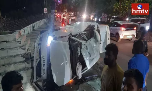 Road Accident In Banjara Hills Road Number 12