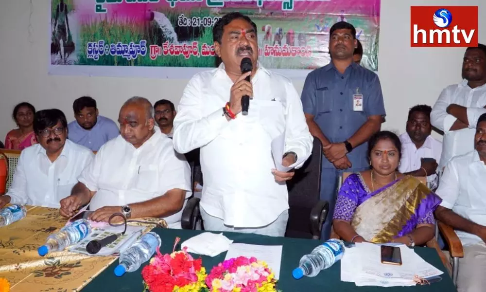 Villagers Stop Minister Errabelli Dayakar Rao in Elkathurthy of Hanumakonda district