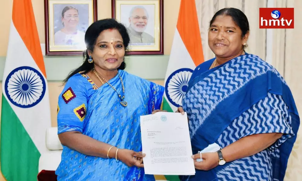 Congress MLA Seethakka Meet Governor Tamilisai Soundararajan Over Tribal University
