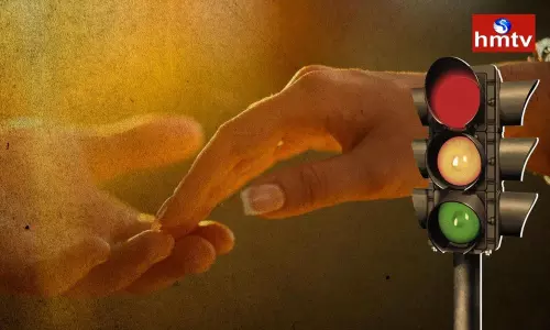 Bengaluru Couple Falls in Love While Being Stuck in Traffic Bengaluru Couple Falls in Love While Being Stuck in Traffic