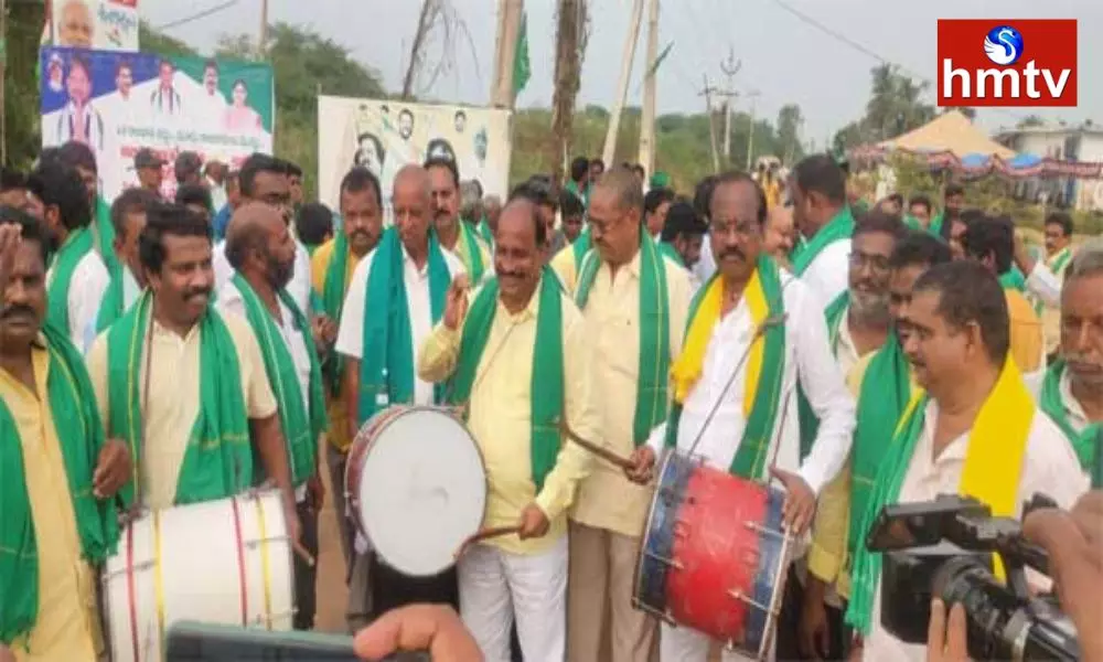 Amaravati Farmers Maha Padayatra Continues on 15th Day