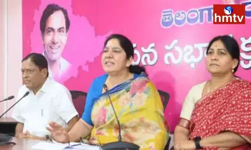Minister Satyavathi Rathod Fire on Union Minister Kishan Reddy
