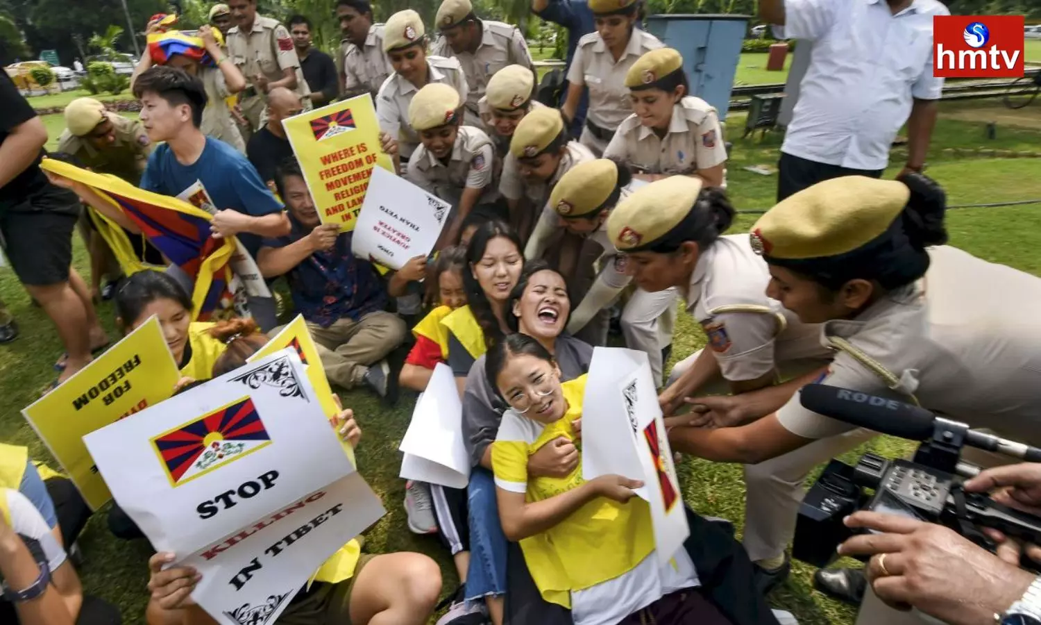 Tibetan Youths Protest Outside Of Chinese Embassy In New Delhi