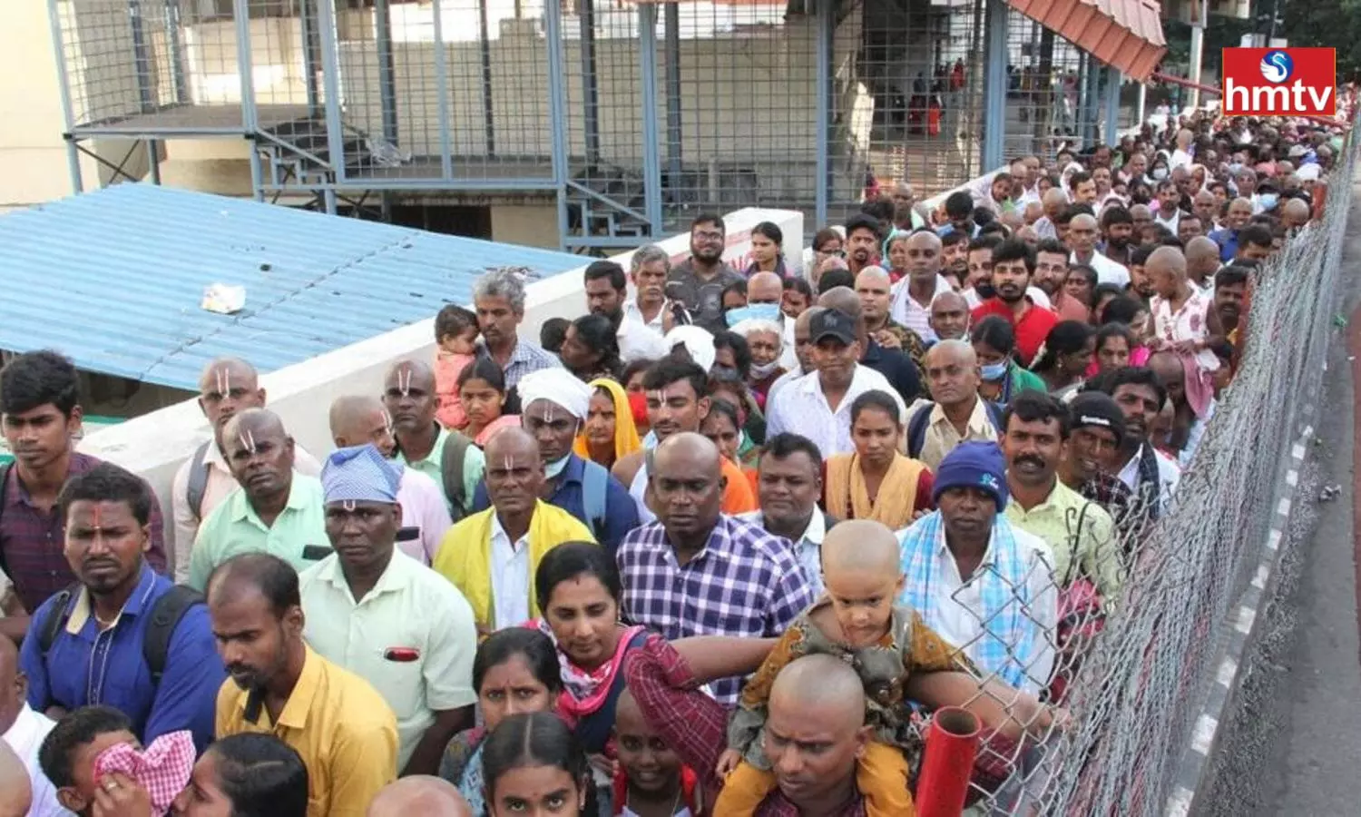 Huge Devotees Rush At Tirumala Tirupati Temple