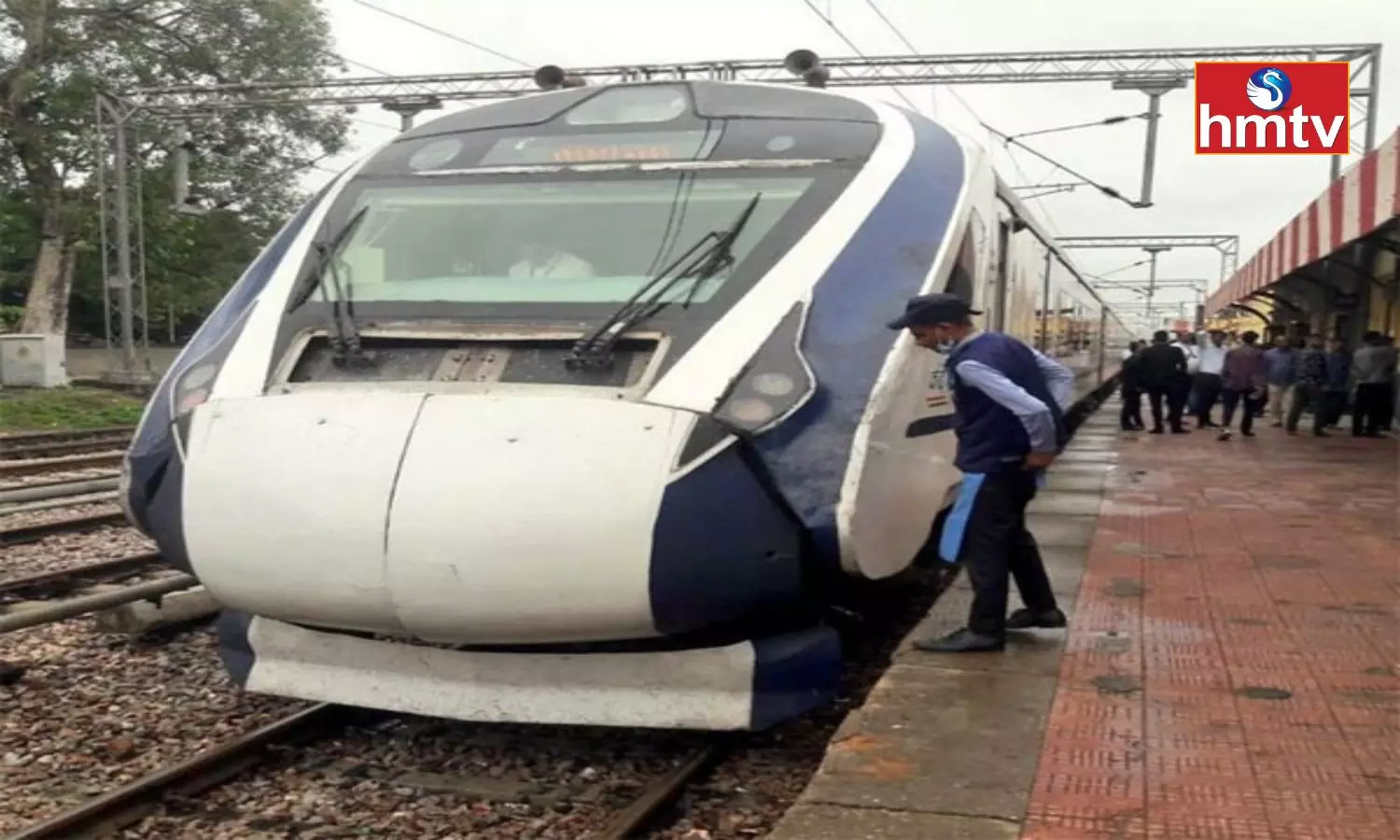 Vande Bharat Train Suffers Jammed Wheel on Delhi-Varanasi Route