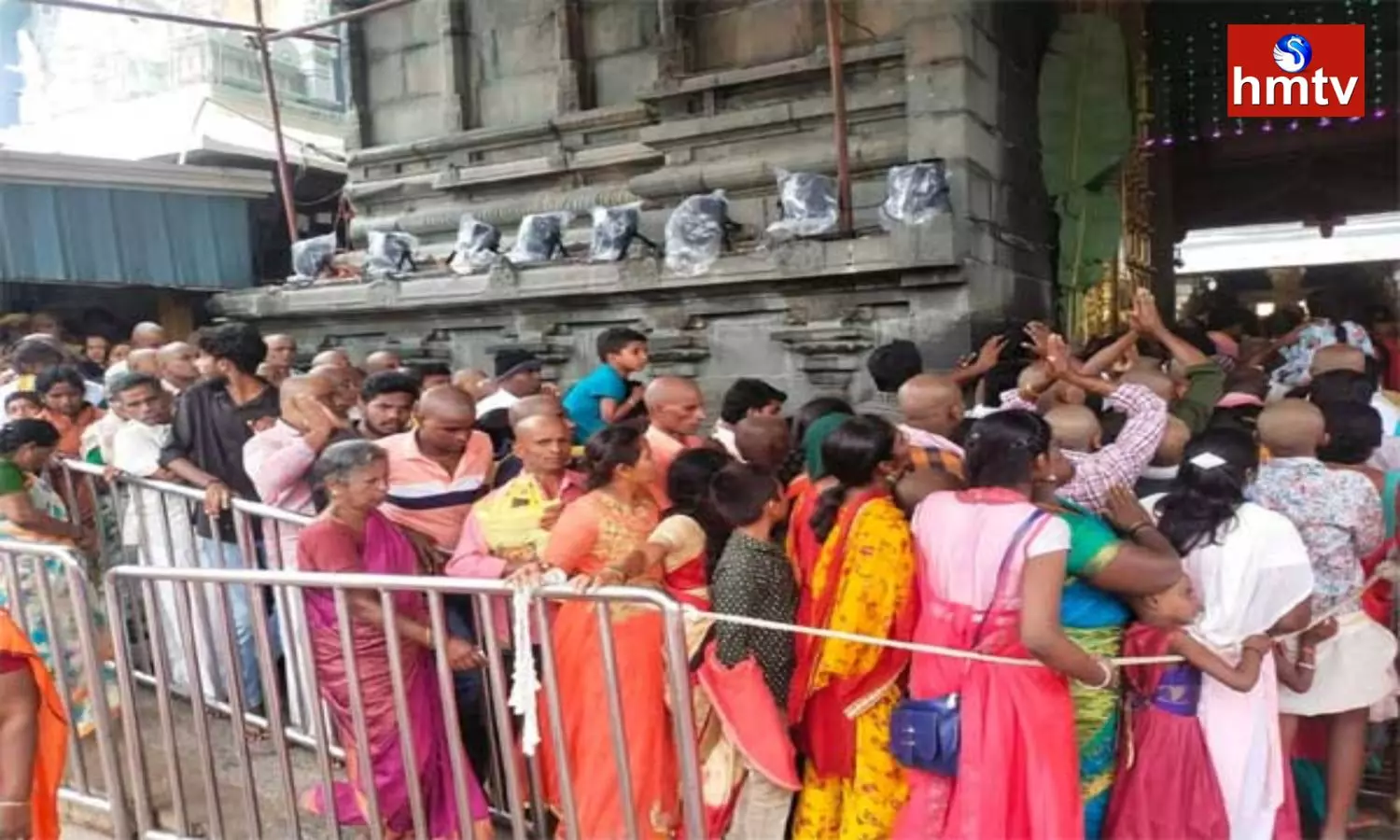 Huge Devotees Rush At Tirumala Tirupati Temple