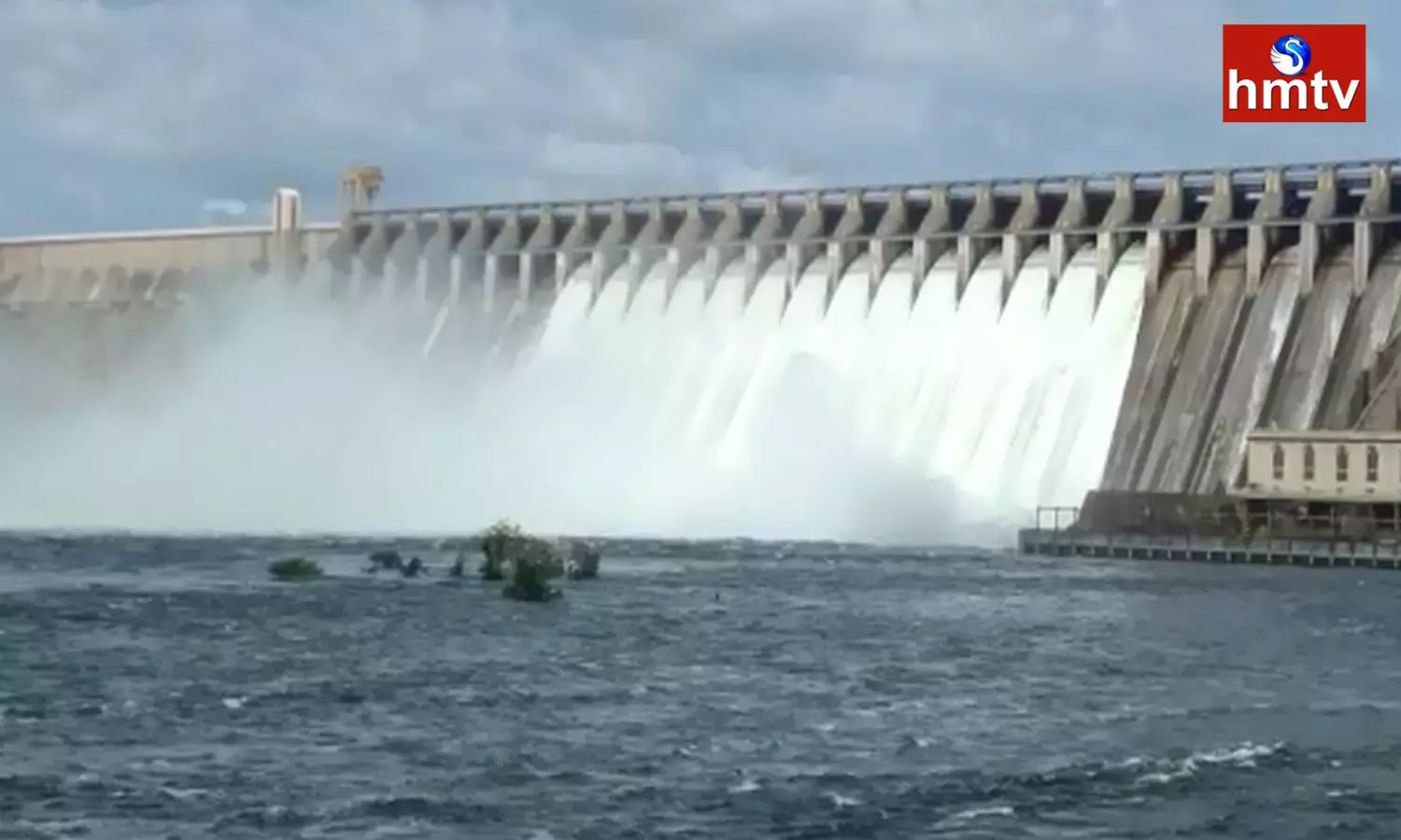 Nagarjuna Sagar 14 Gates Lifted Due to Heavy Flood Water