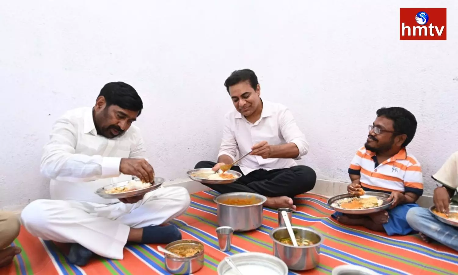 Minister KTR Visit to fluoride Victims House in Munugode