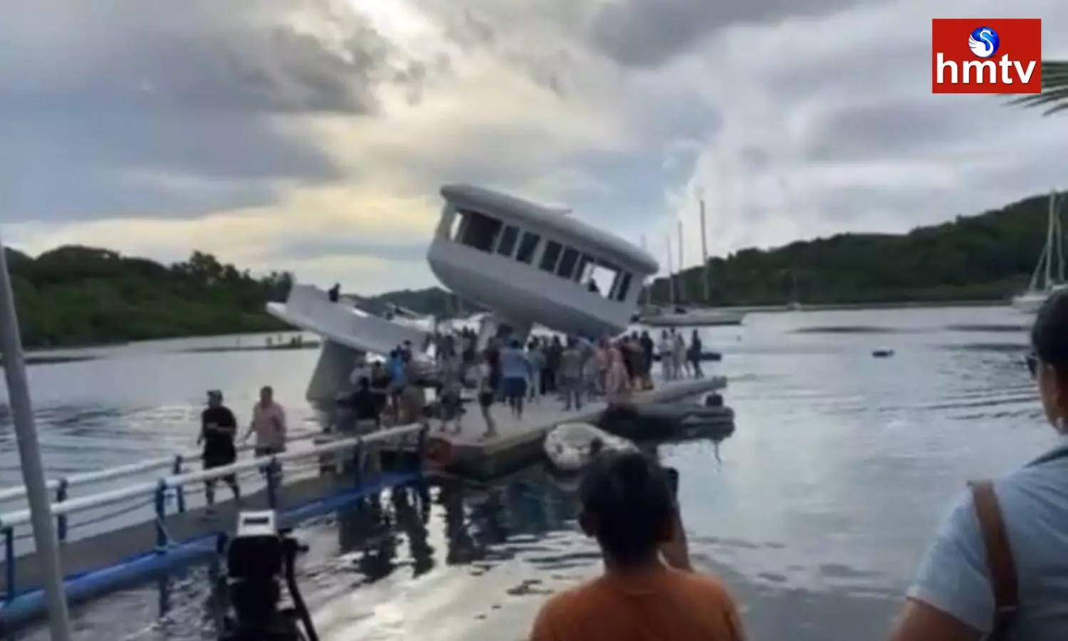 SeaPod Prototype Home Collapse on the Day of its Launch