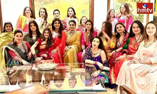 Karva Chauth 2022 Celebration On Anil Kapoor Home in Mumbai Karva Chauth 2022 Celebration On Anil Kapoor Home in Mumbai