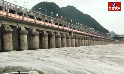Prakasam Barrage 70 Gates Lifted Due to Heavy Flood Water Prakasam Barrage 70 Gates Lifted Due to Heavy Flood Water