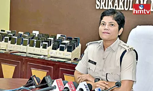 Phones Handed Over To Owners in Srikakulam Phones Handed Over To Owners in Srikakulam