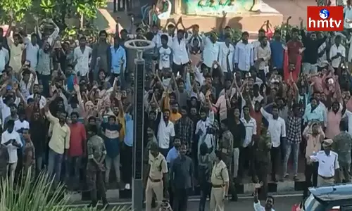 High Tension at Novotel | AP News