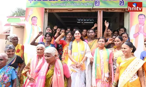Komatireddy Lakshmi Door-to-Door Campaign to Win Raj Gopal Reddy