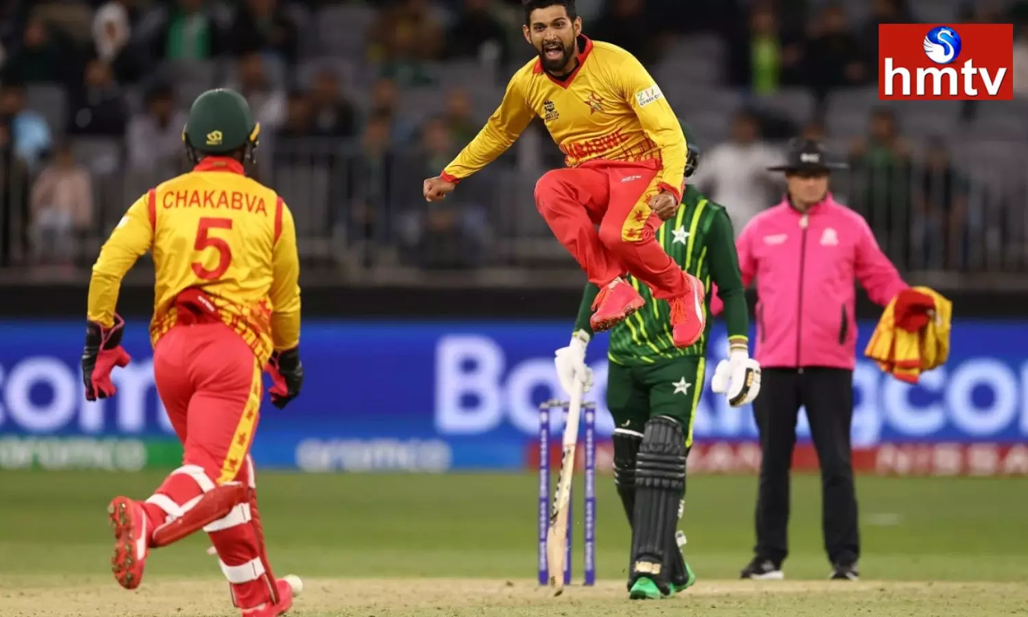 Zimbabwe Stun Pakistan With 1-run Victory in Perth
