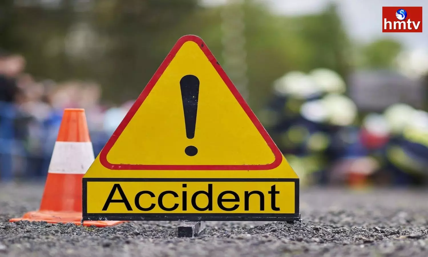 road accident on highway 161 in sangareddy district road accident on highway 161 in sangareddy district