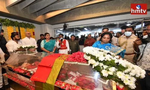 Tamilisai Soundararajan Pays Tribute to Super Star Krishna