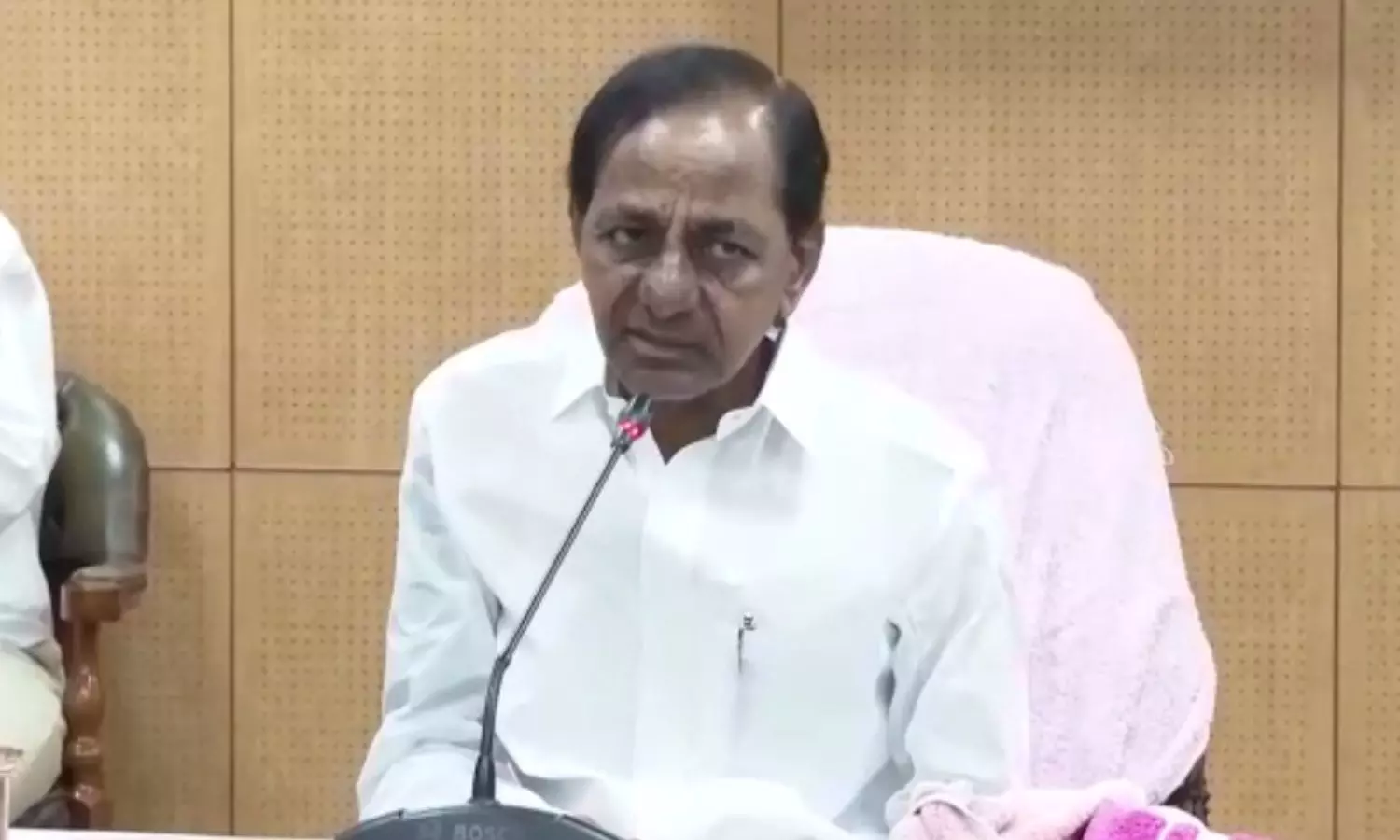 CM KCR Review of the Condition of Roads in the State