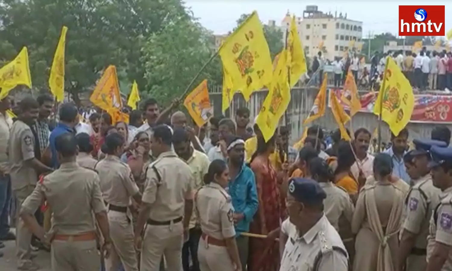 Tension in Yanamalakuduru of Krishna District