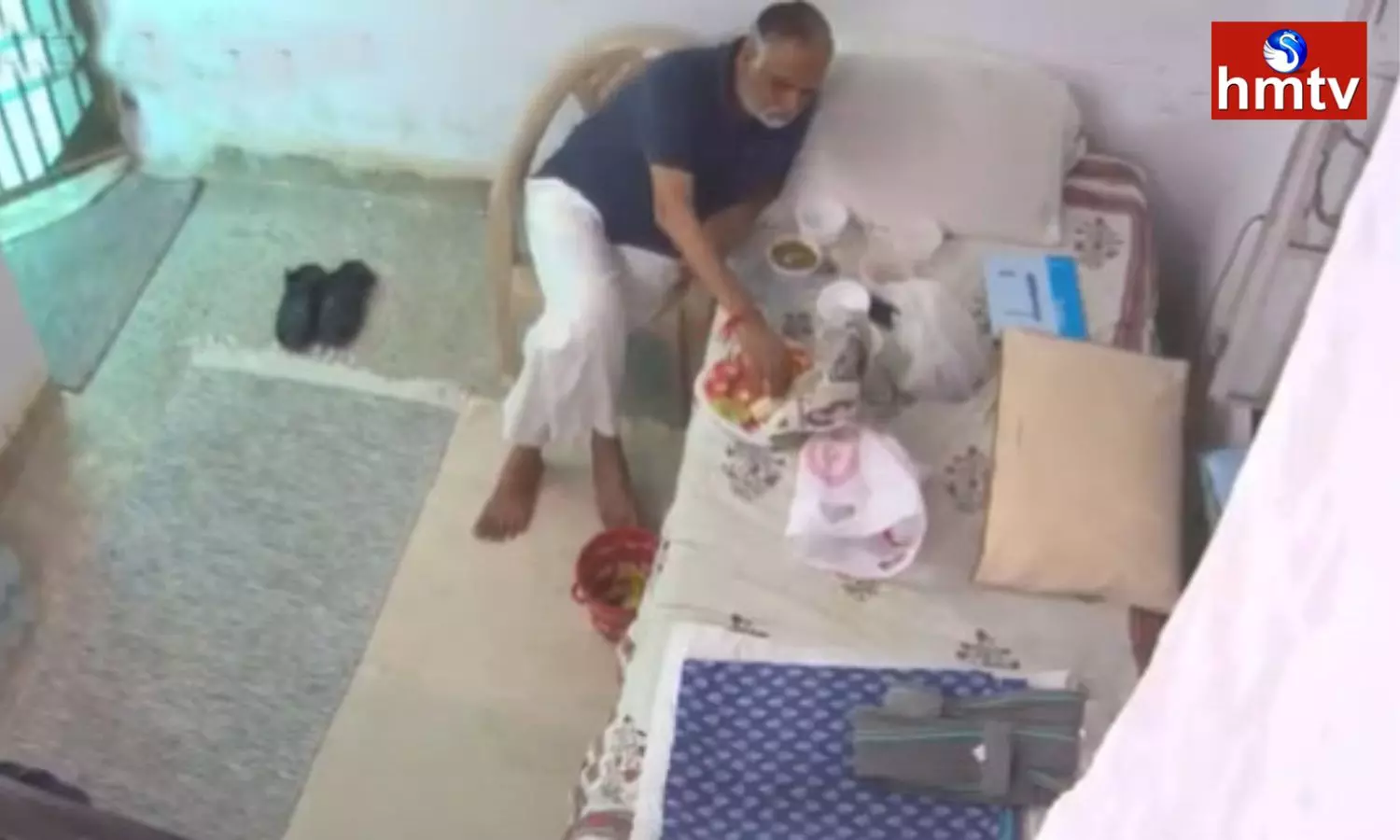 Satyendar Jain CCTV Footage while Eating in the jail