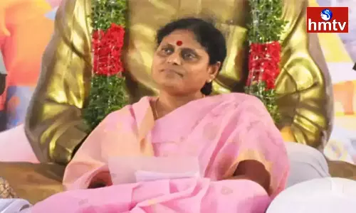 YS Vijayamma House Arrested in Hyderabad