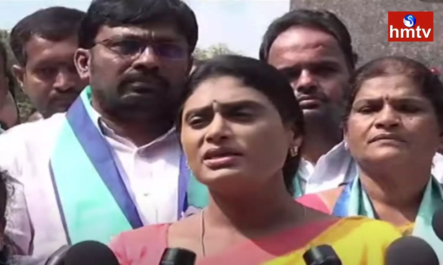 YSRTP President YS Sharmila Paid Tribute To Srikantachari Portrait At Hyderabad Gun Park