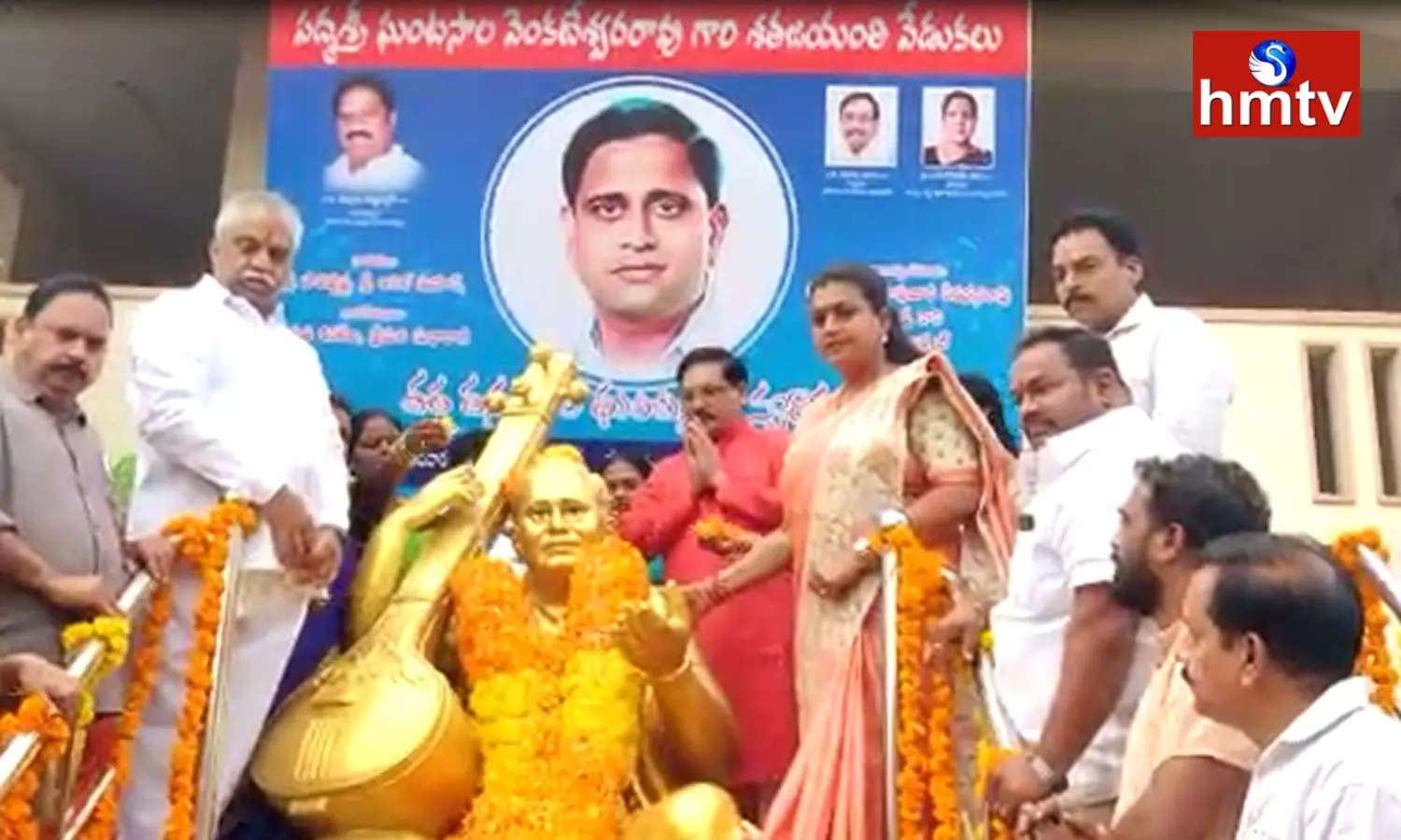 Minister Roja Tribute to Statue of Ghantasala Minister Roja Tribute to Statue of Ghantasala