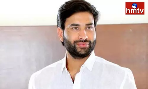 IT Raids In YCP Leader Devineni Avinash House At Vijayawada IT Raids In YCP Leader Devineni Avinash House At Vijayawada